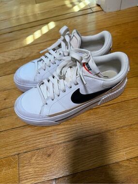 Nike Court Legacy Lift Size 6